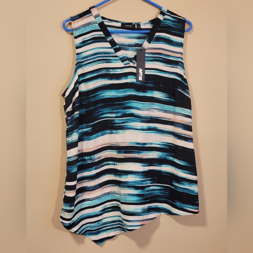 APT.9 Top NWT